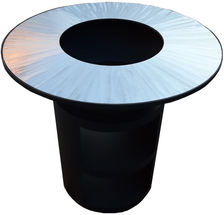 круглий мангал-барбекю з плоским жарочним диском на тумбі